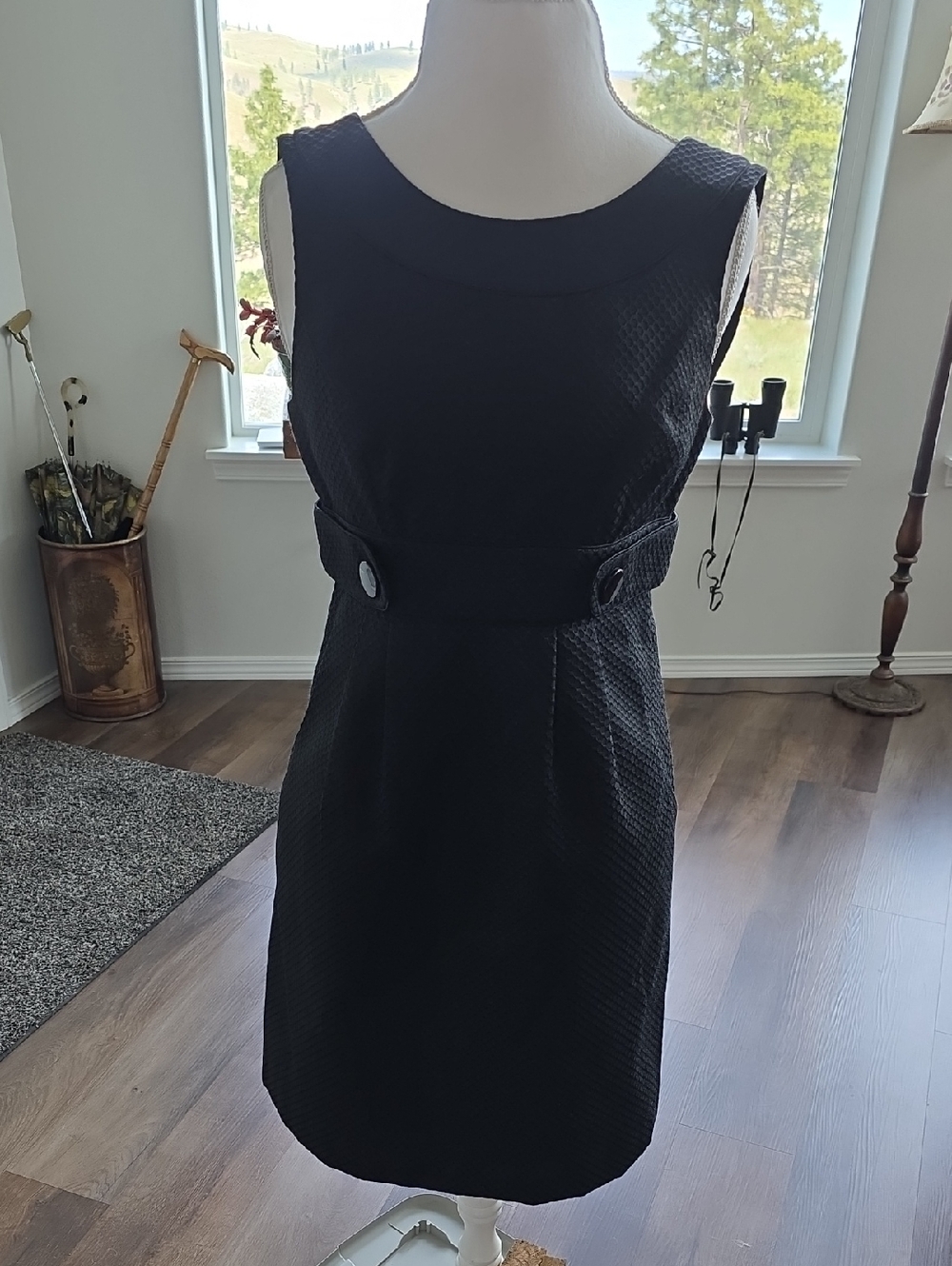ABS Allen Schwartz Black Textured Sleeveless Sheath Dress